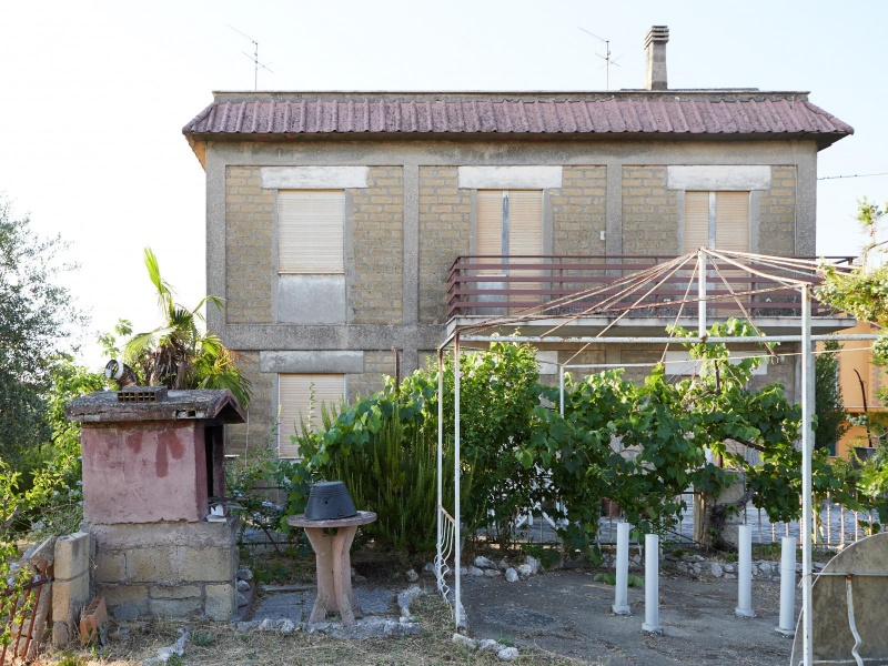 Villa Unifamiliare - Indipendente MENTANA vendita   Via Tevere COLLEONI CASE SRLS