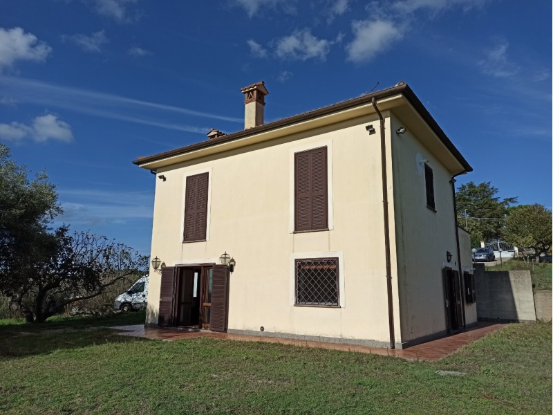 Villa MORLUPO vendita   Via Flaminia COLLEONI CASE SRLS